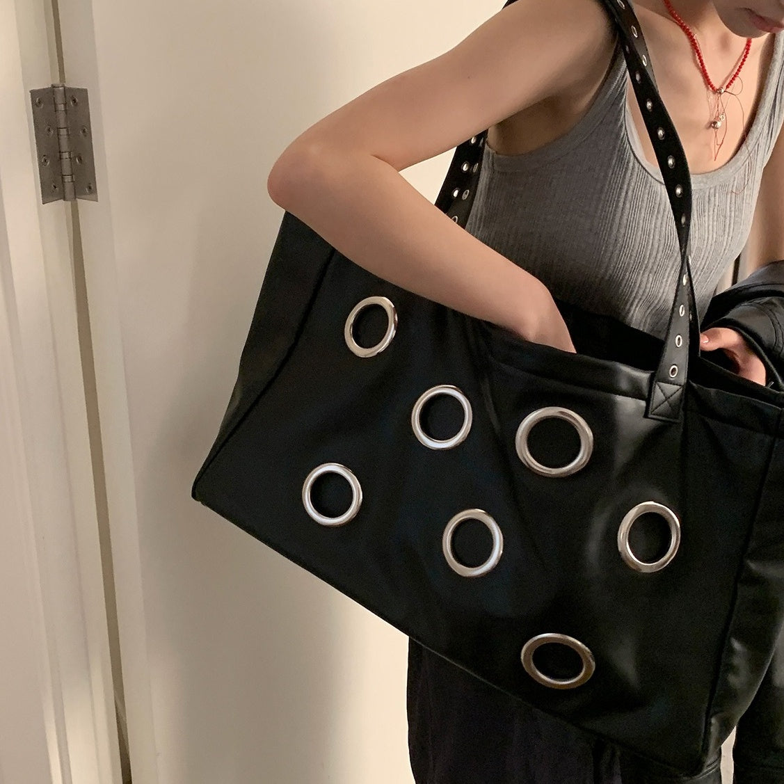 PU Leather Eyelet Large Tote Bag BA044