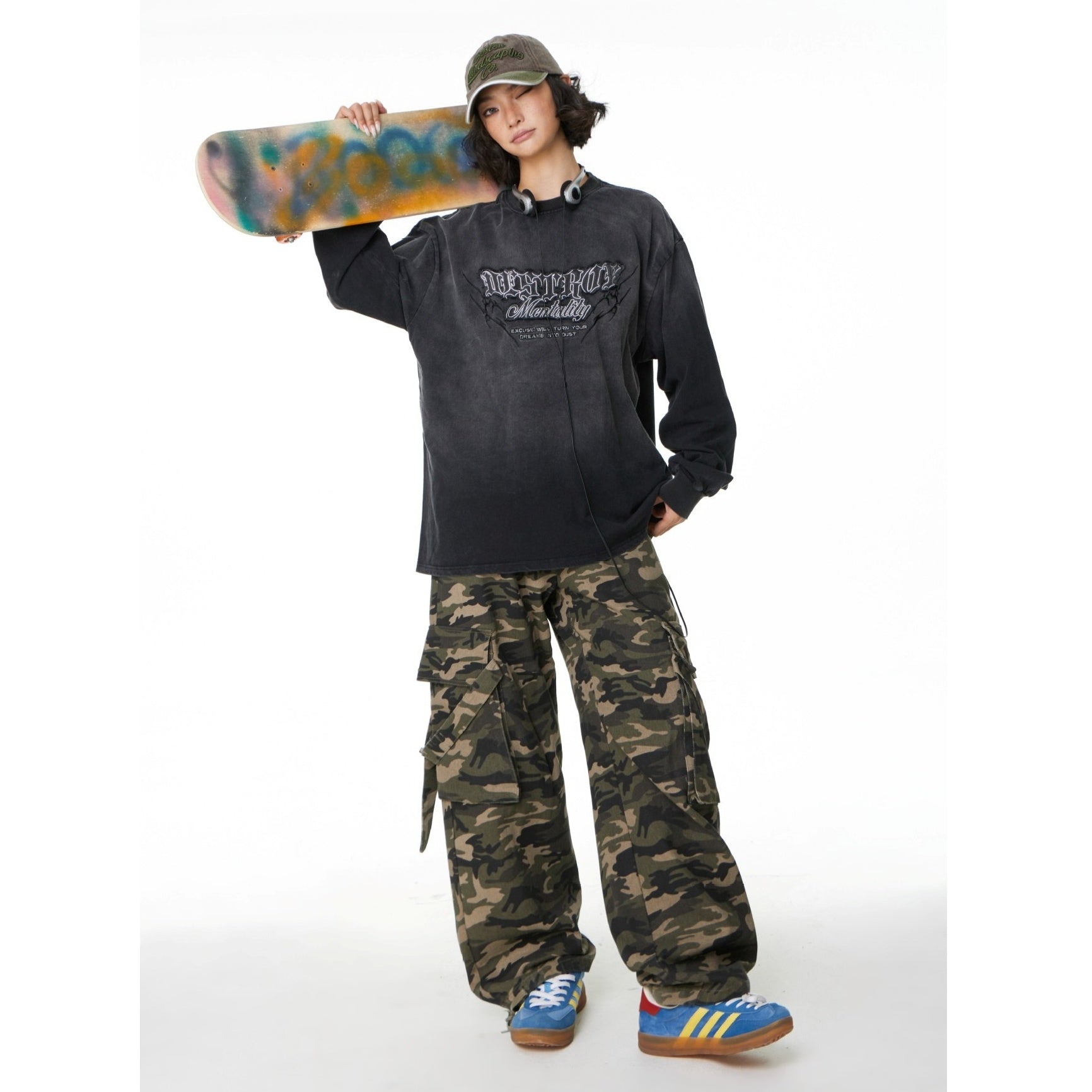 Gradation Wash Patch Embroidered Long-Sleeve T-shirt MW10247