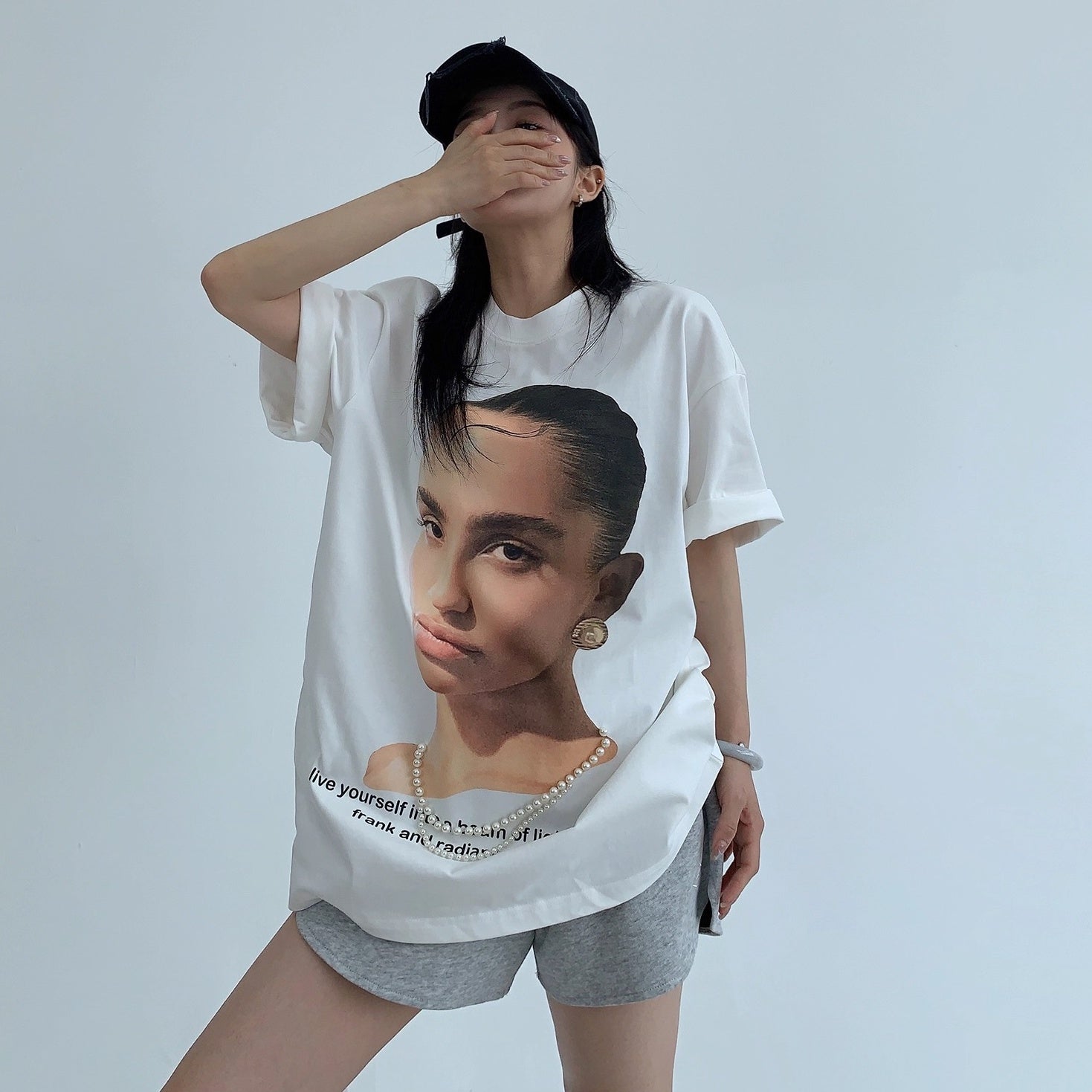 Pearl Bead Portrait Loose T-shirt OS2012