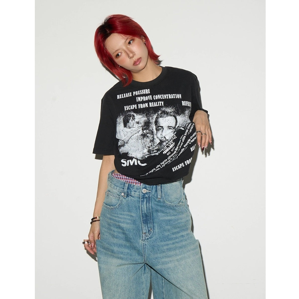 Newspaper Portrait Print T-shirt MN9010