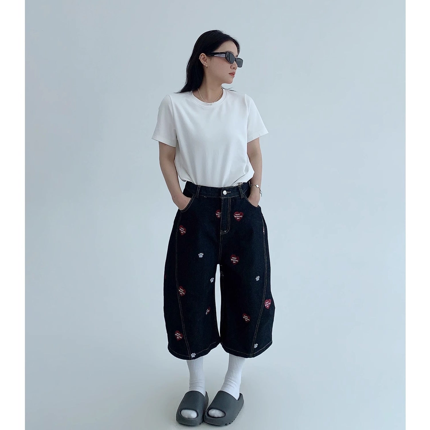 Distressed Heart Embroidery Cropped Jeans MW10151