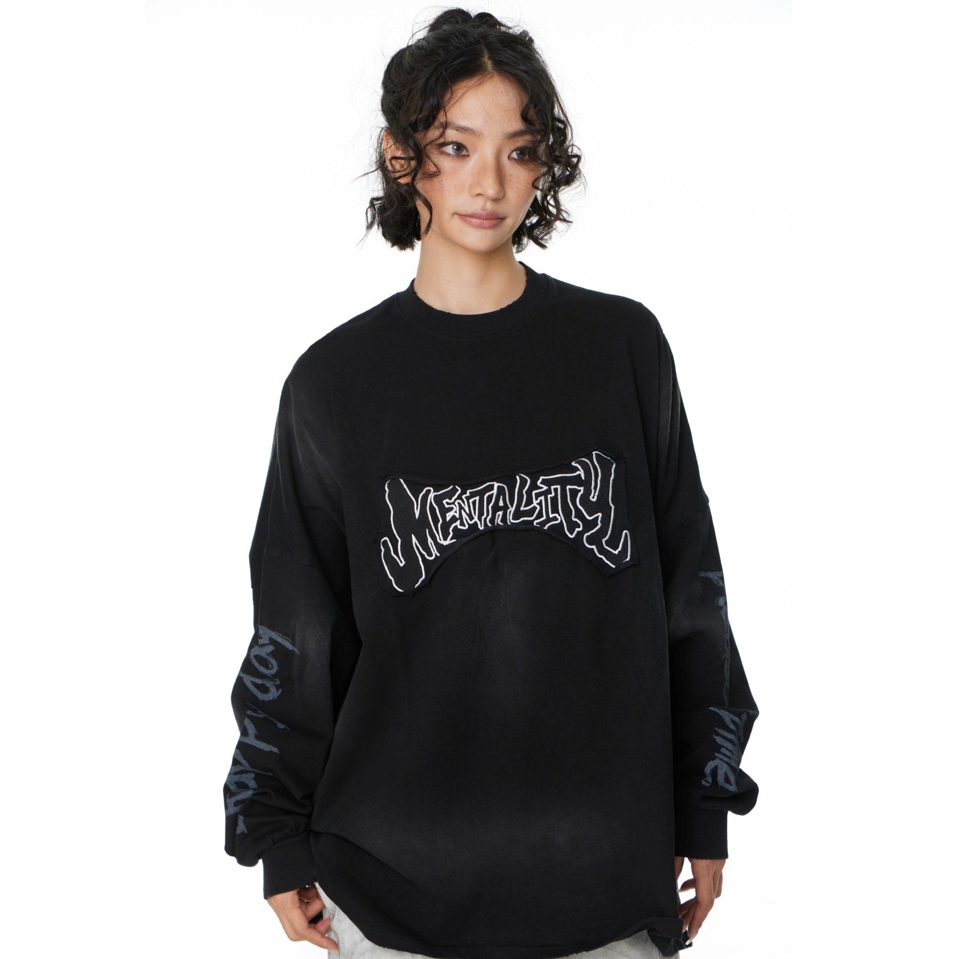 Patch Embroidered Stained Washed Long Sleeve T-shirt MW10248