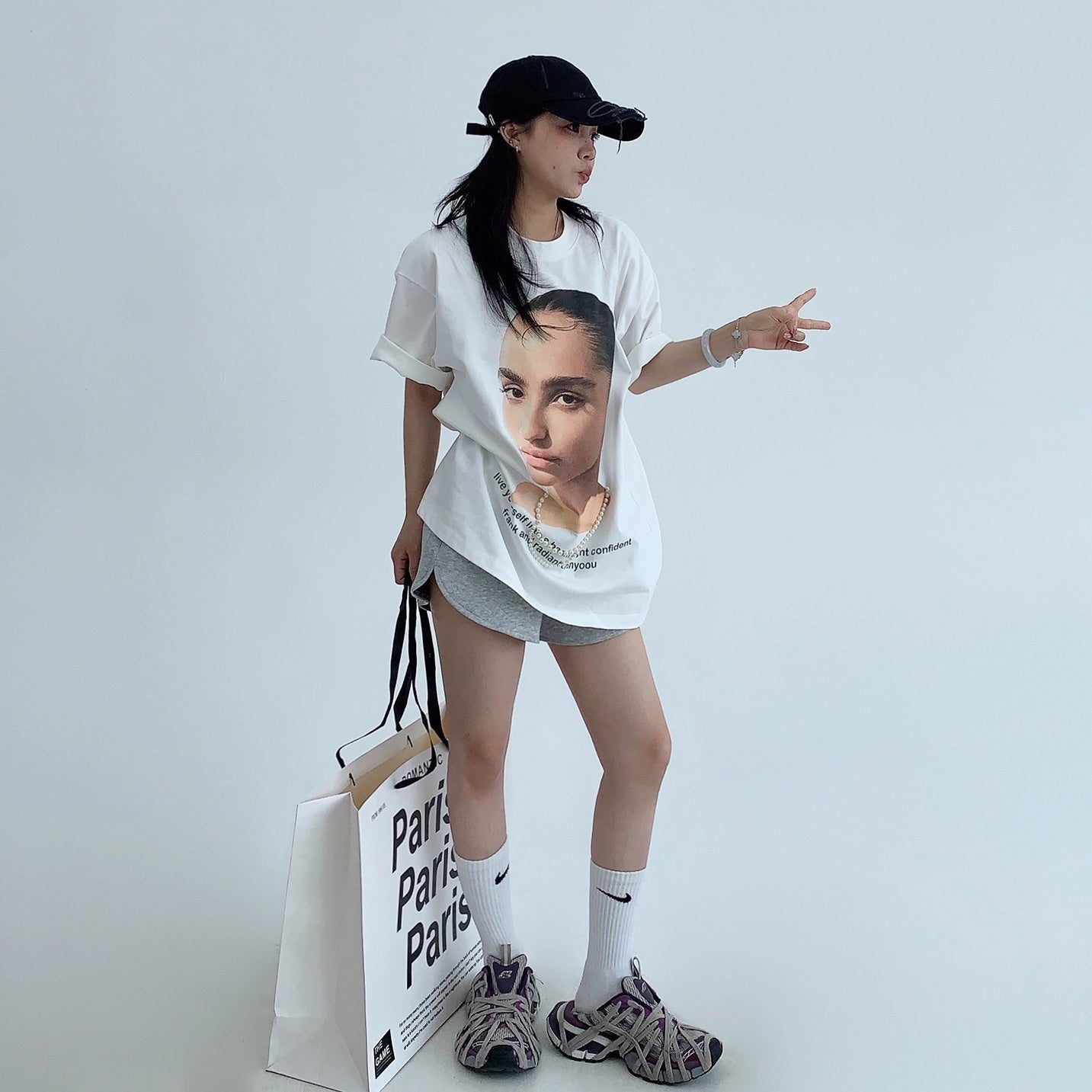 Pearl Bead Portrait Loose T-shirt OS2012