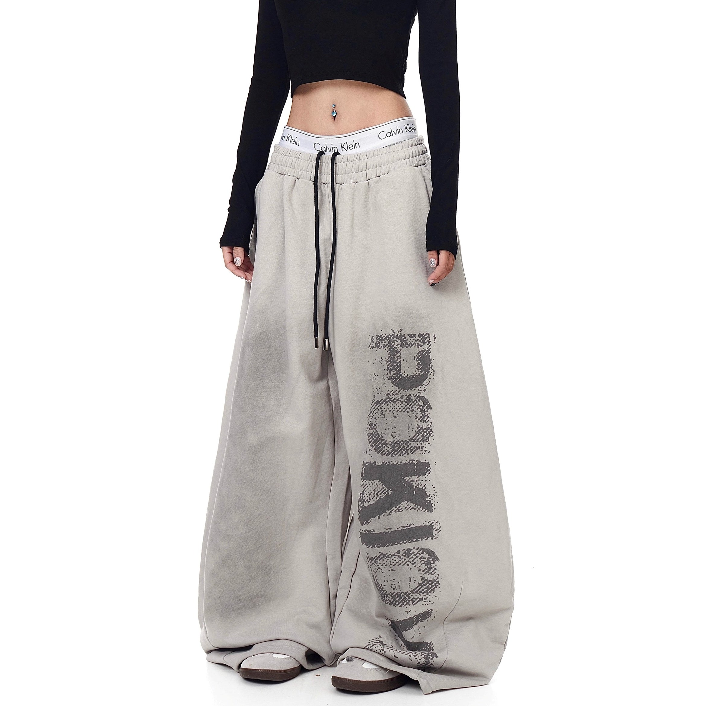 Distressed Letter Print Sweat Pants BK7048