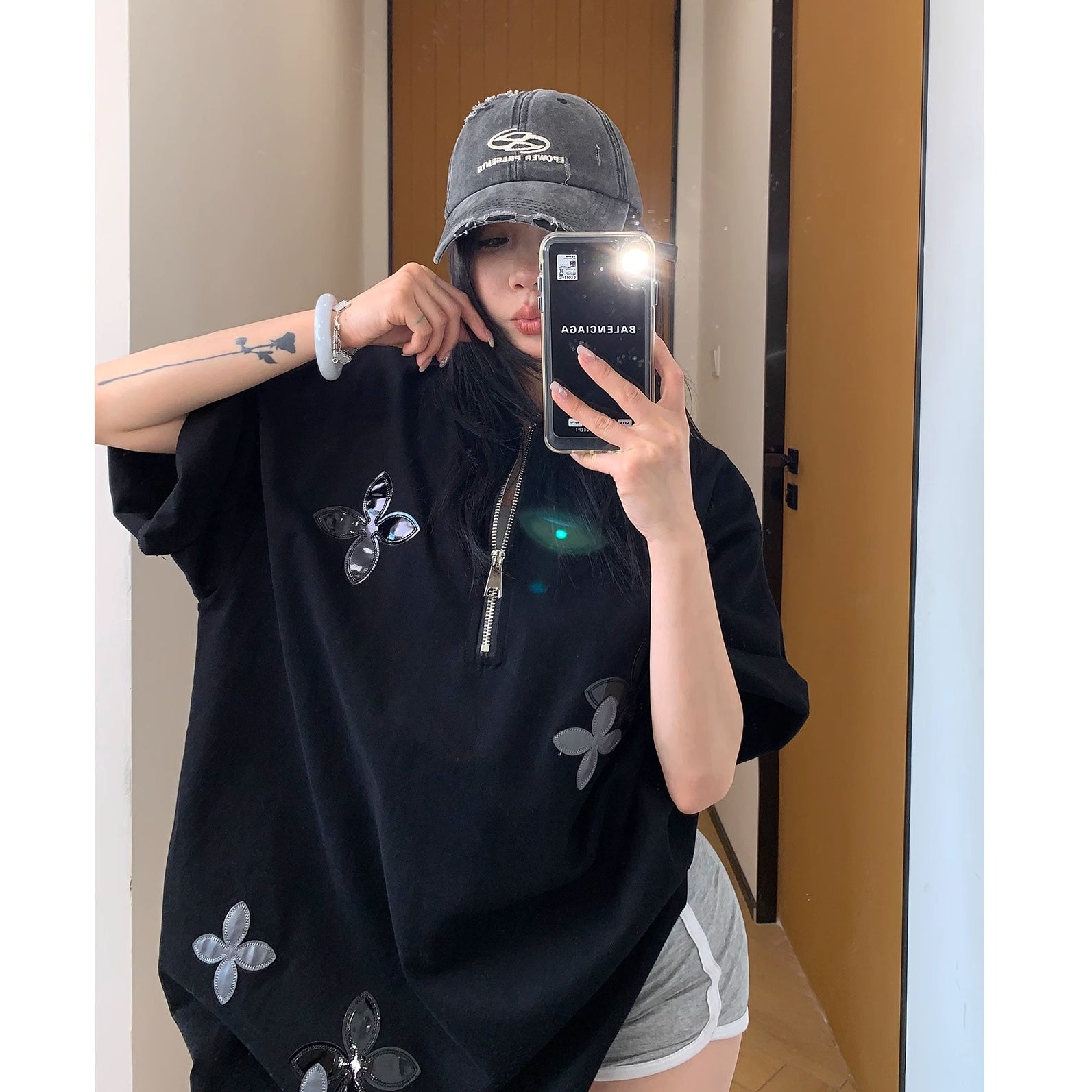 Veneer Flower Embroidery Half-Zip T-Shirt MW10135