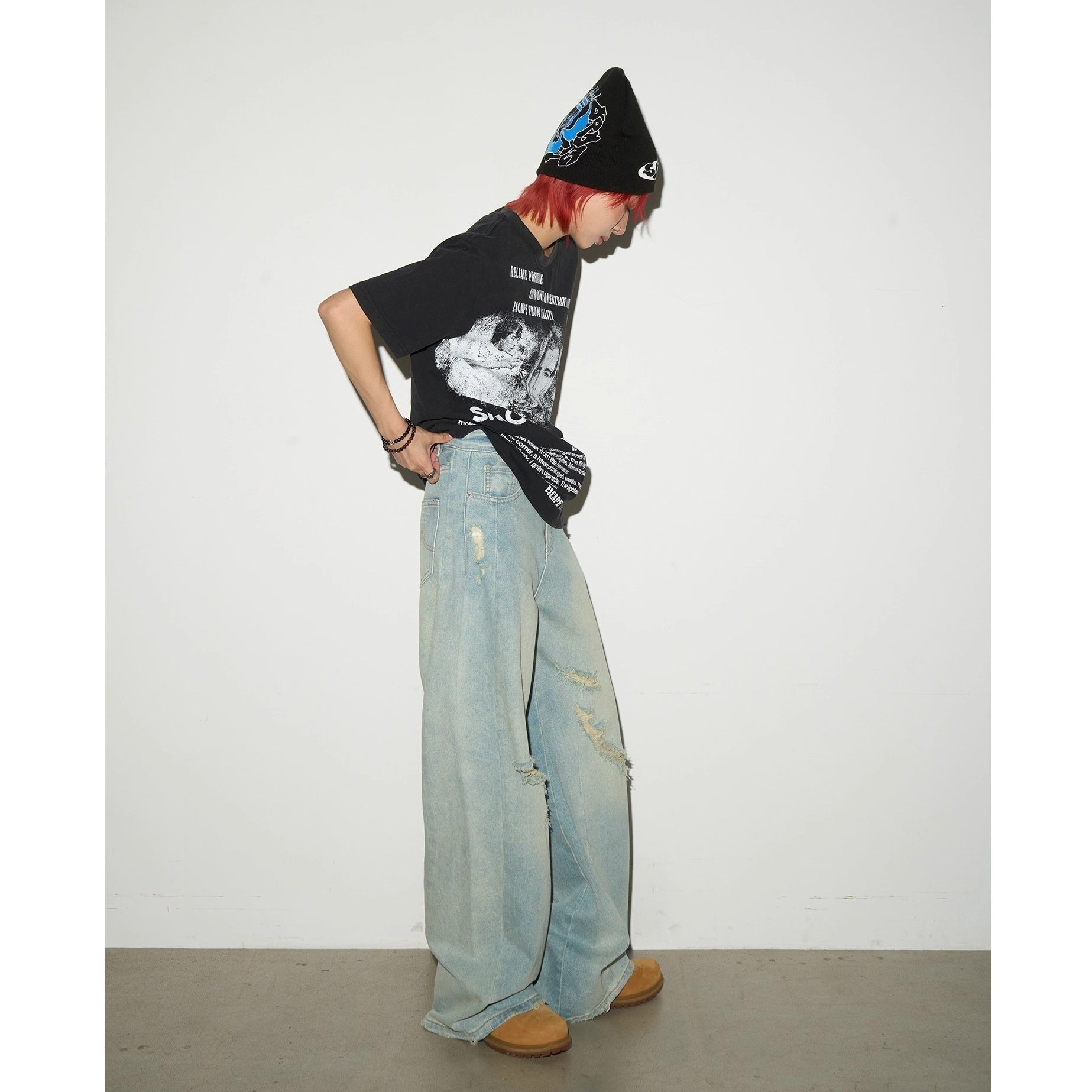 Newspaper Portrait Print T-shirt MN9010