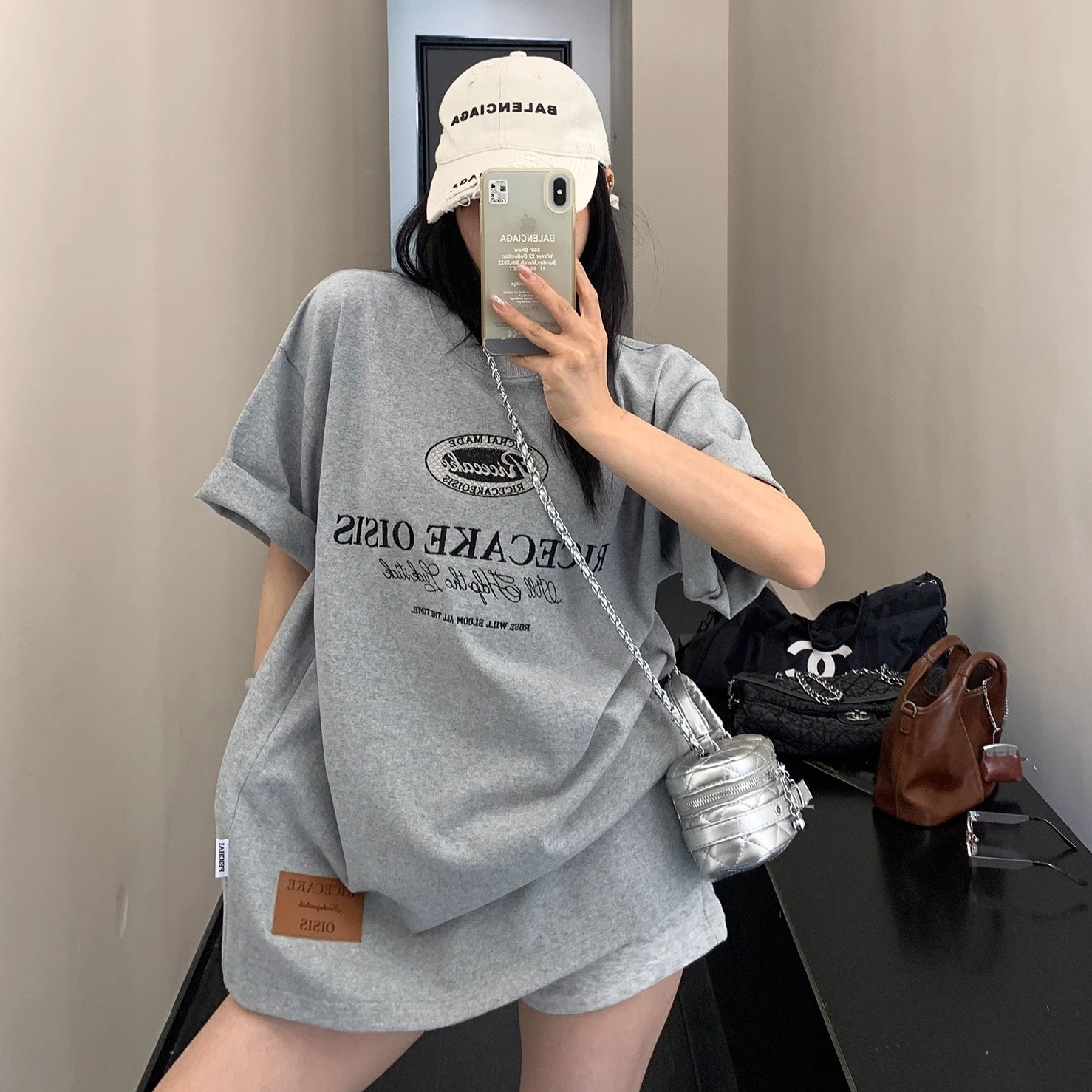 Embroidery Simple Loose T-Shirt MW10175