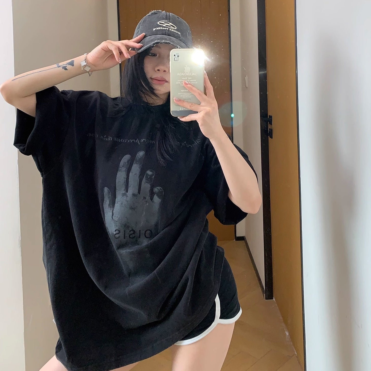 Dark Hand Print Loose T-shirt MW10142