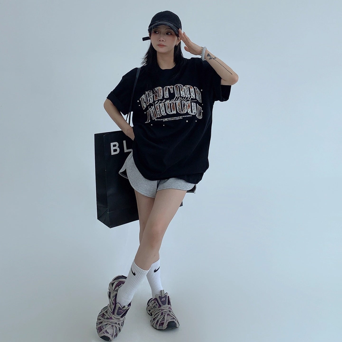 Lace Patch Embroidery Bead Relaxation T-shirt OS2016