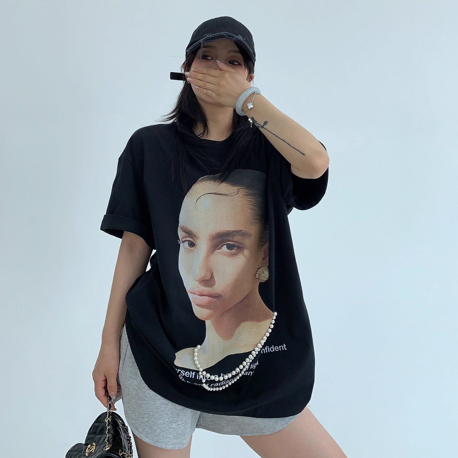 Pearl Bead Portrait Loose T-shirt OS2012
