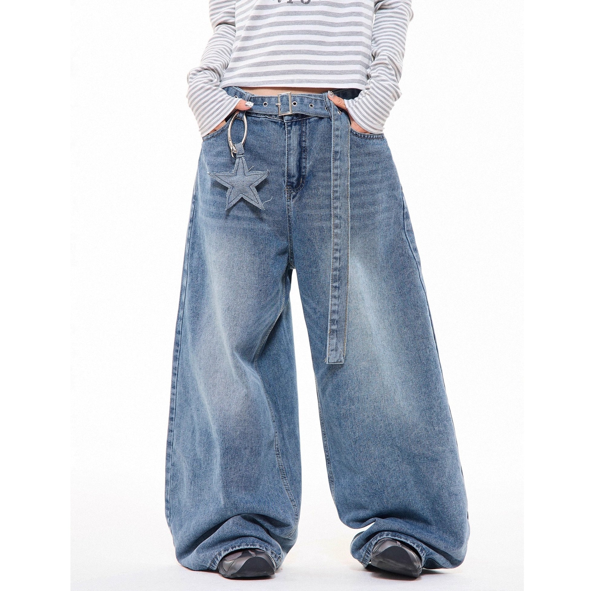 Star Pendant Wide Curve Jeans MW10283