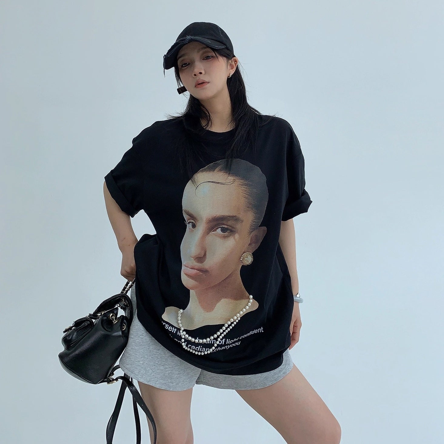 Pearl Bead Portrait Loose T-shirt OS2012