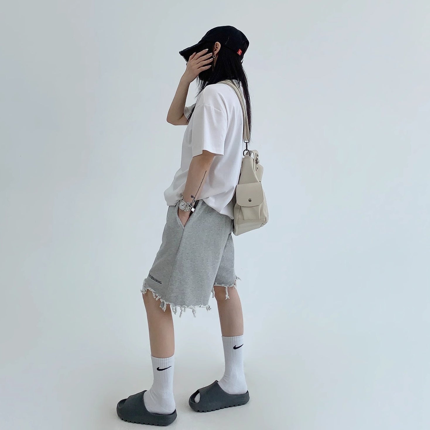 Hem Cut Tassel Sweat Shorts MW10150