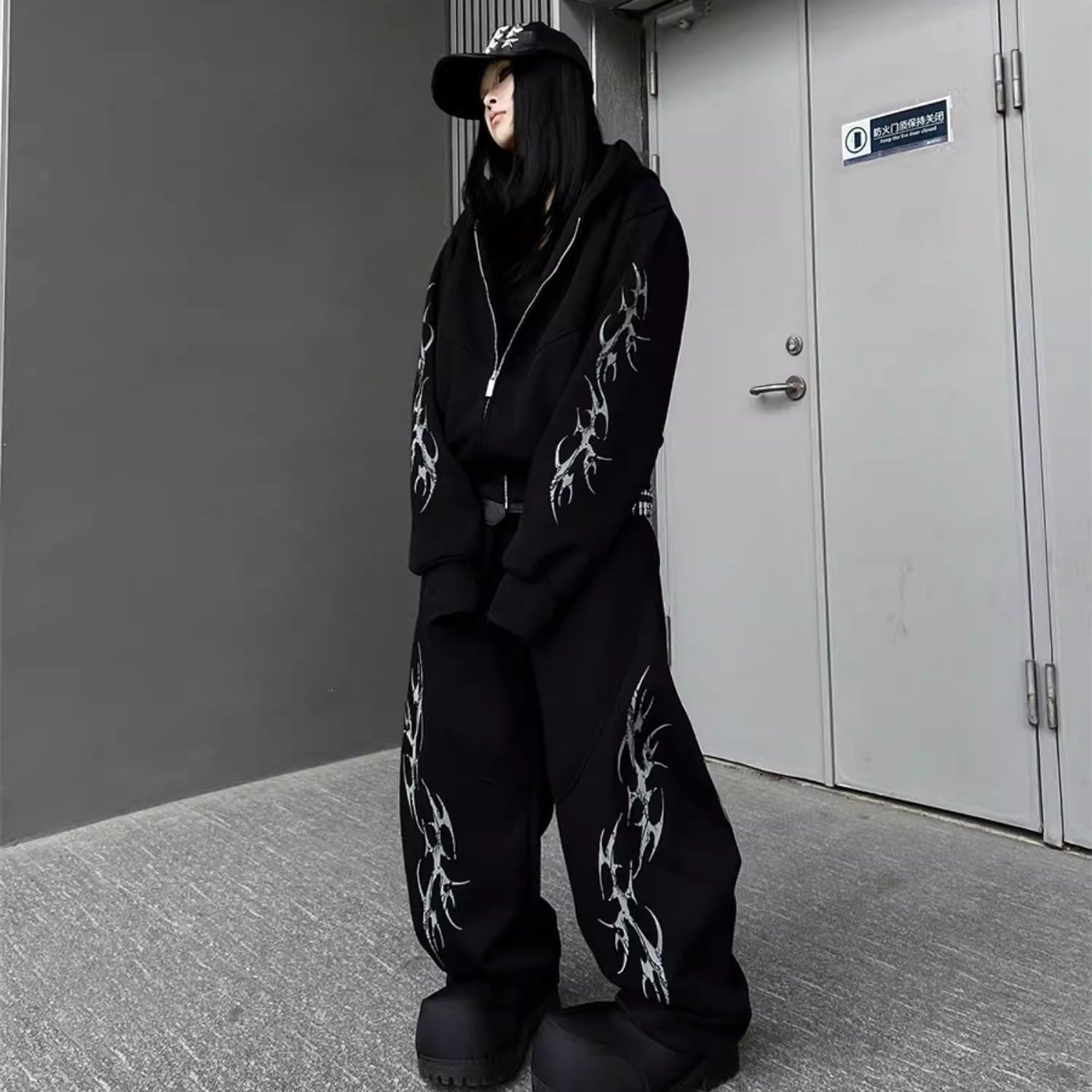 トライバルグラフィックジップパーカー MW10333