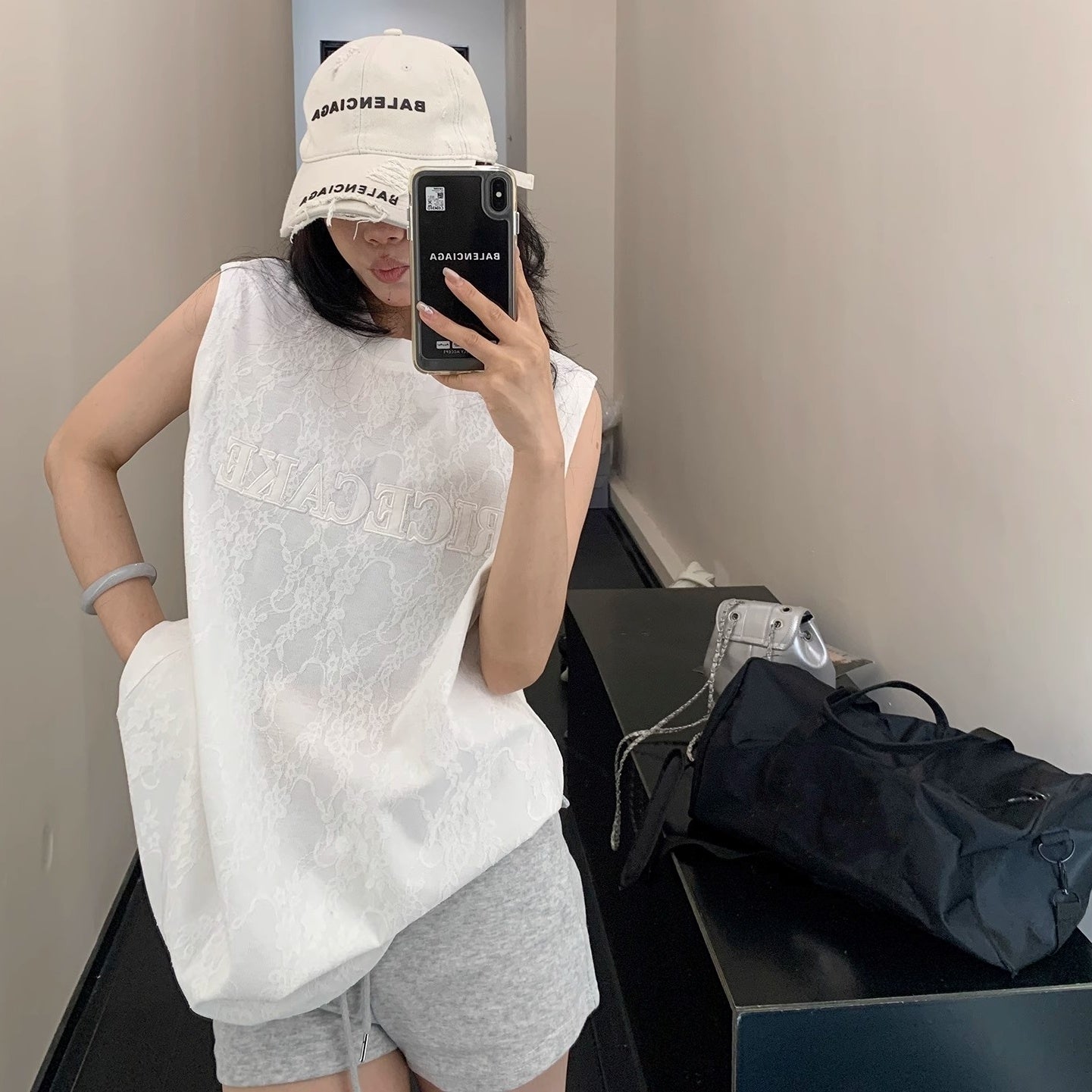 Lace Fabric Patch Embroidery Vest MW10183