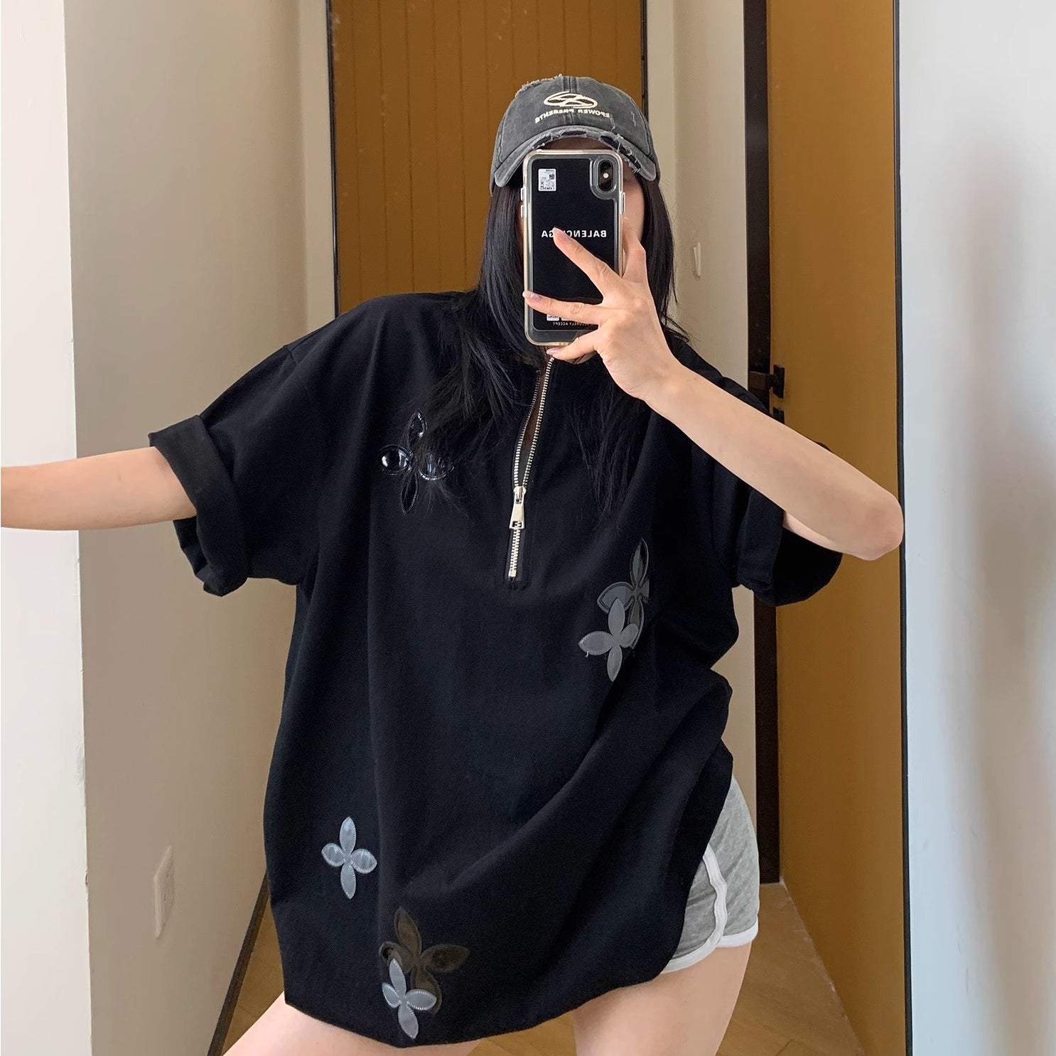 Veneer Flower Embroidery Half-Zip T-Shirt MW10135