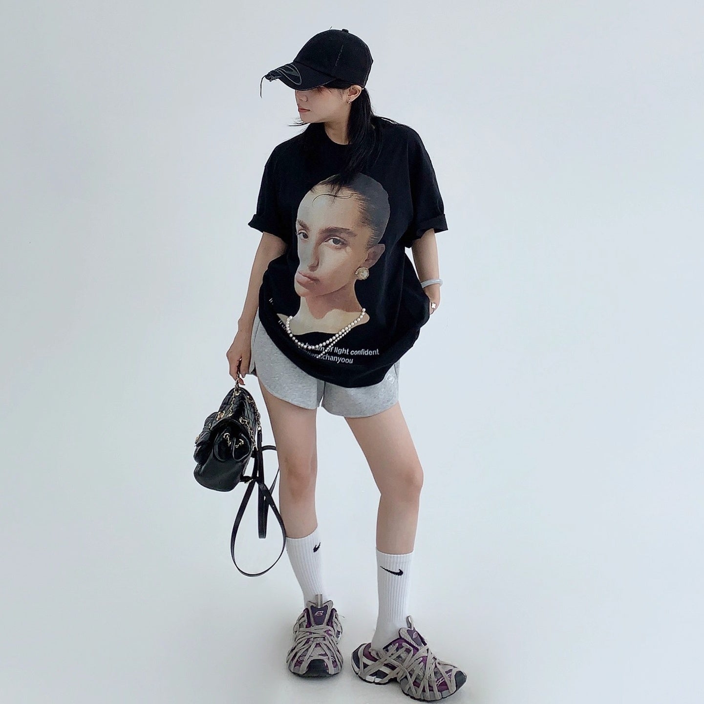 Pearl Bead Portrait Loose T-shirt OS2012