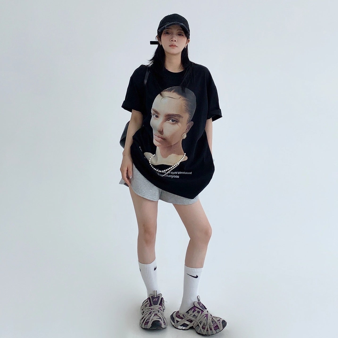 Pearl Bead Portrait Loose T-shirt OS2012