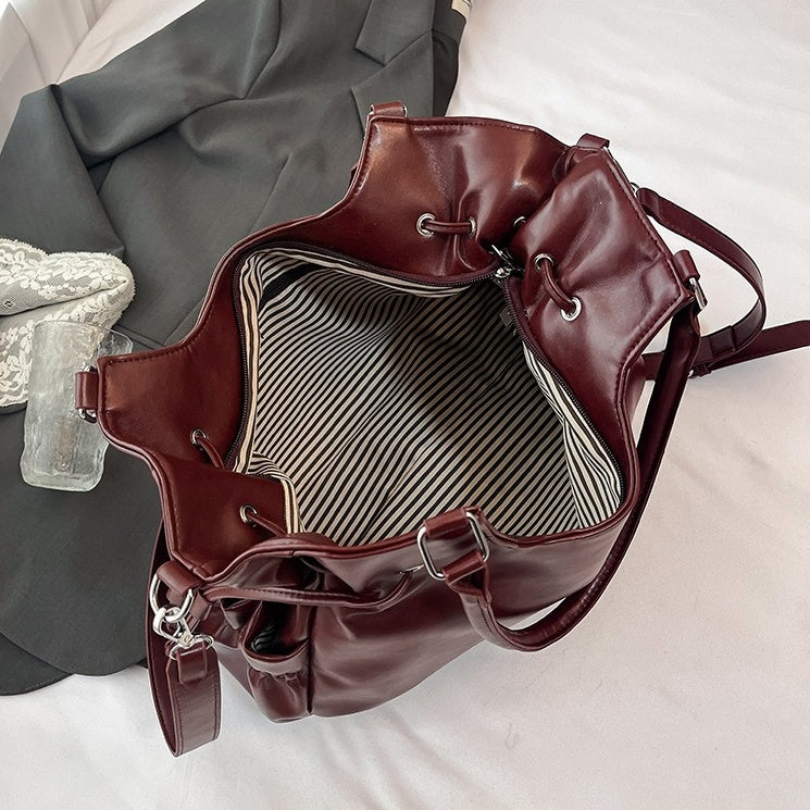 PU Leather Retro Shoulder Bag With Star Charm BA046