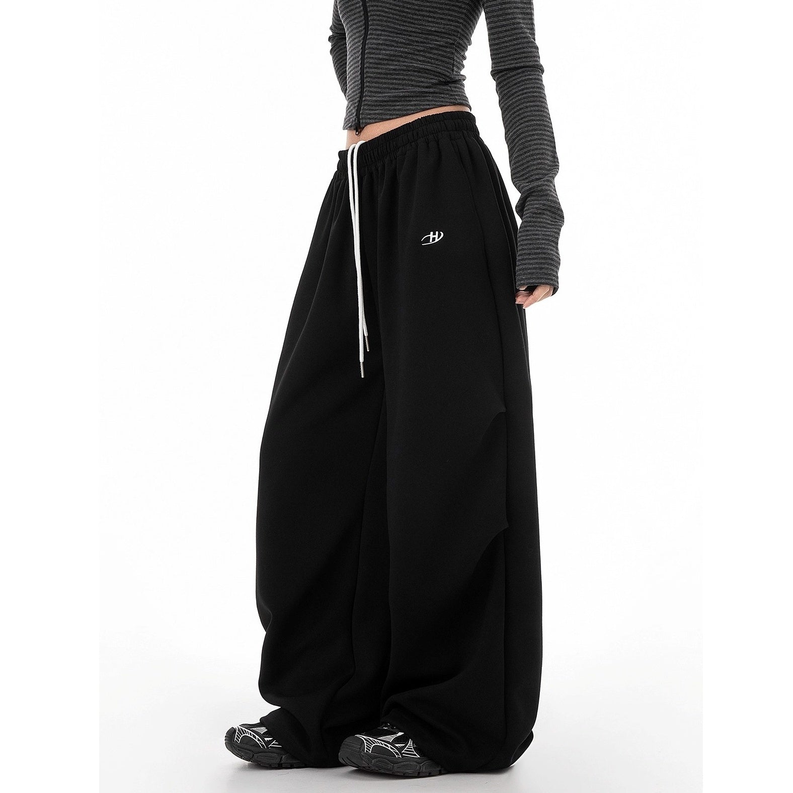 Tuck Drape Wide-leg Sweat Pants IC9116