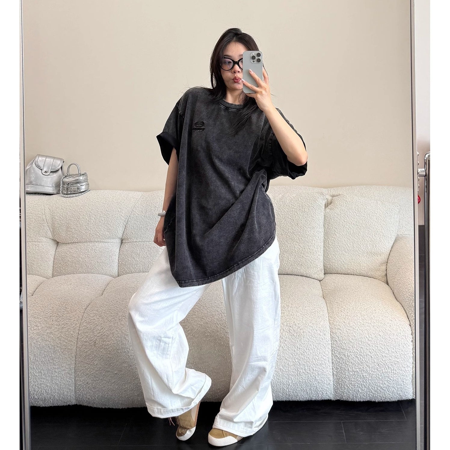 Wash Distressed Embroidery Loose T-shirt OS2013