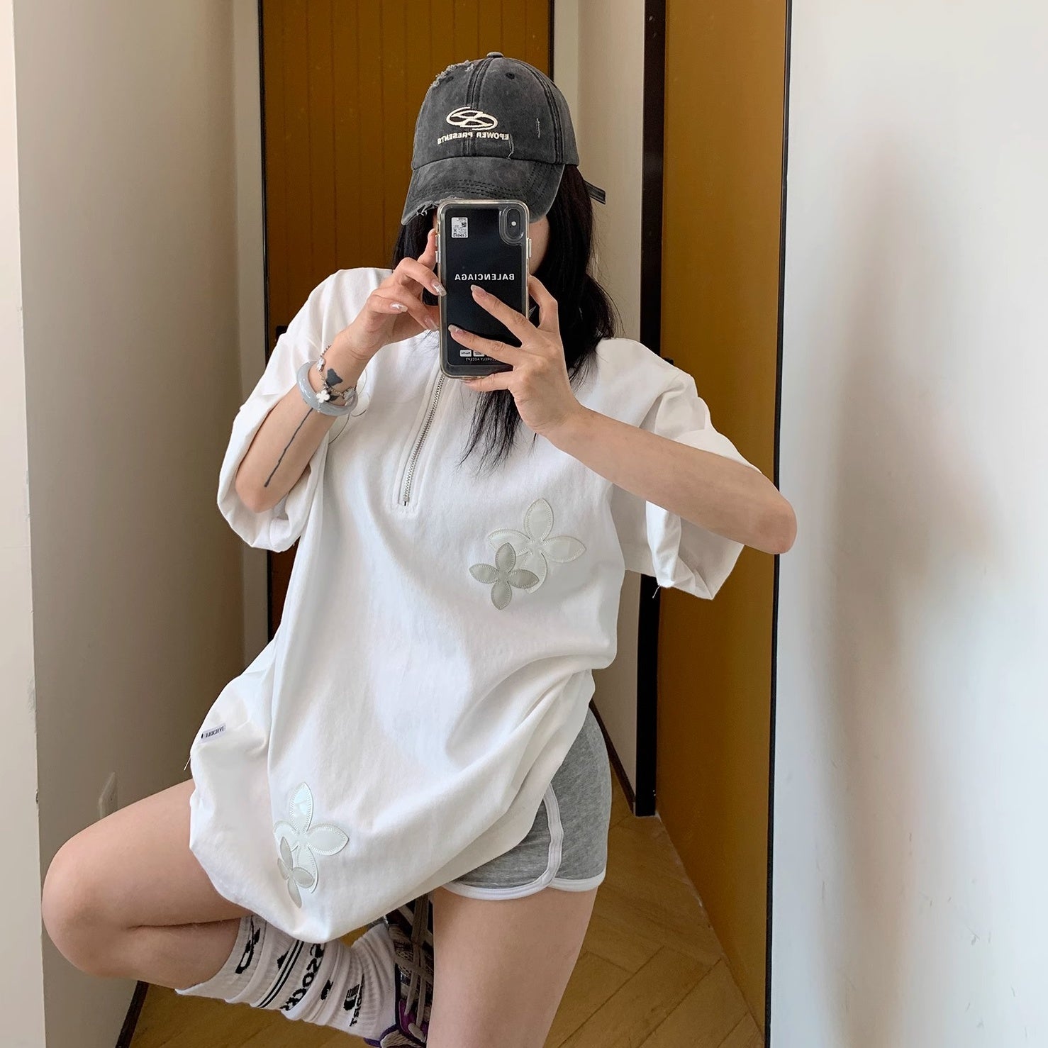 Veneer Flower Embroidery Half-Zip T-Shirt MW10135