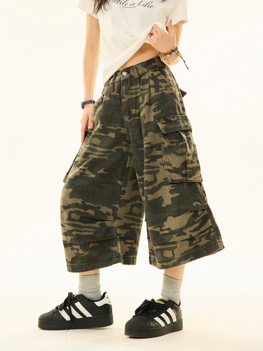 Camouflage Loose Straight Cropped Cargo Pants MW9265